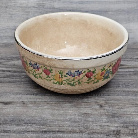 Harker Hotoven 1930s Vintage Pottery Serving Petit Point Floral Mixing Bowl Set - Picture 2 of 9